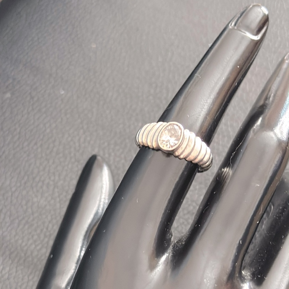 Sterling Silver Modern Ribbed Ring w Quartz Crystal Center Stone Size 7